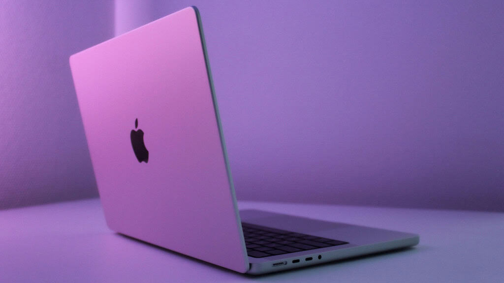 Apple confirma evento em 28 de outubro; MacBook Pro com tela OLED e touch é esperado