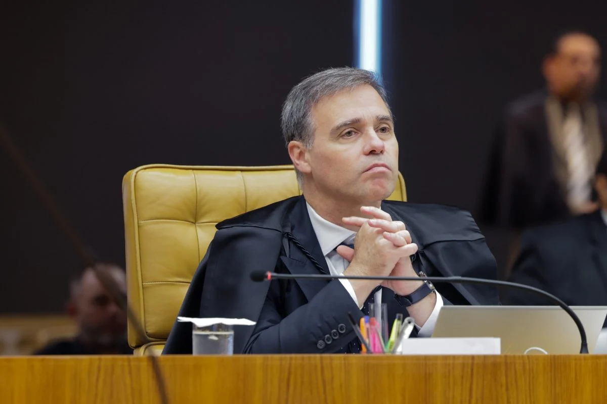 Mendonça envia ofício a Fachin e pede definição sobre casos Master e INSS