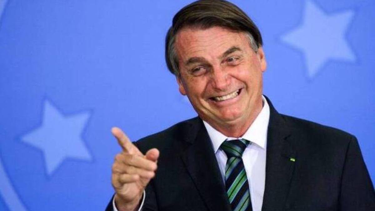 Campanha de Flávio Bolsonaro descarta Jair Bolsonaro no Ministério da Defesa