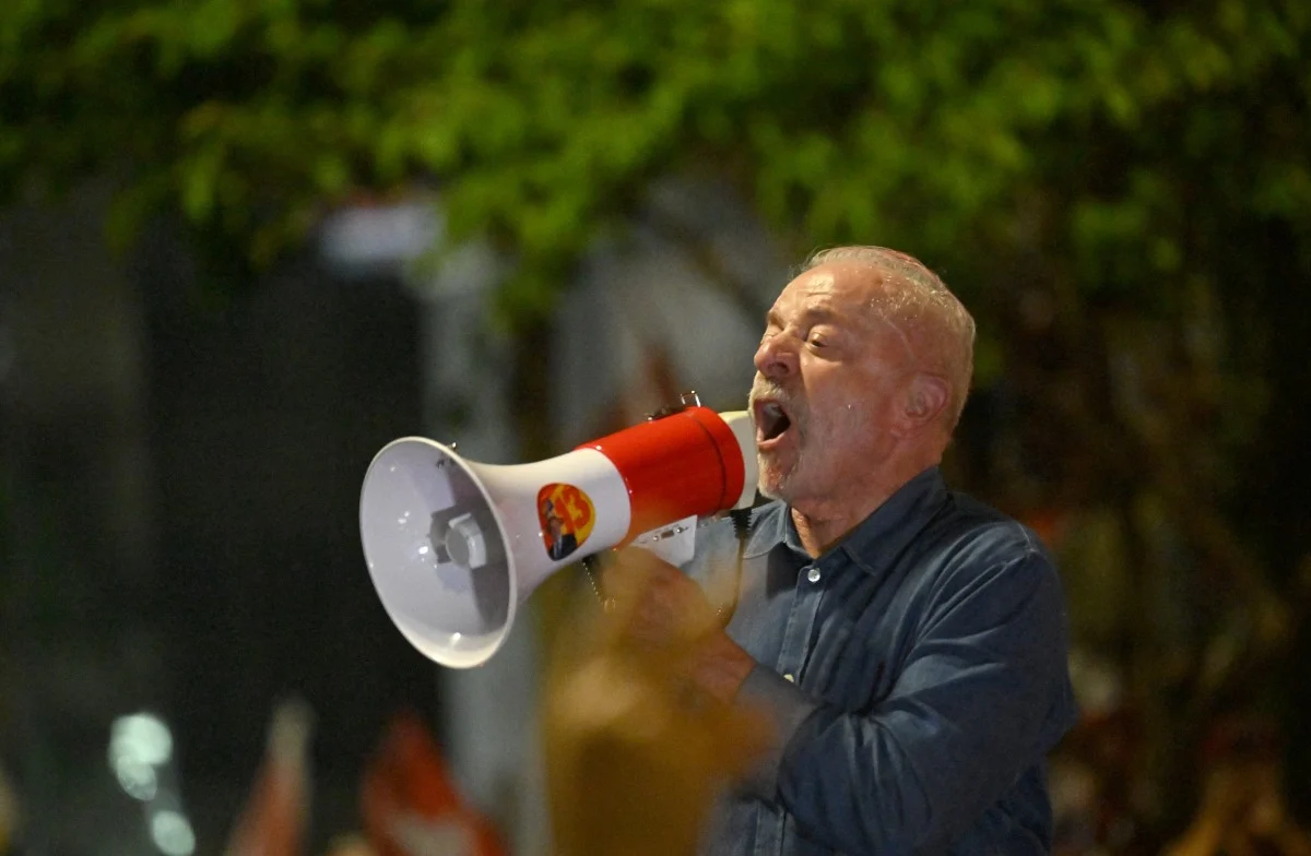 Abstenção menor e avanço em todos os estados ajudaram Lula a vencer, diz CartaCapital