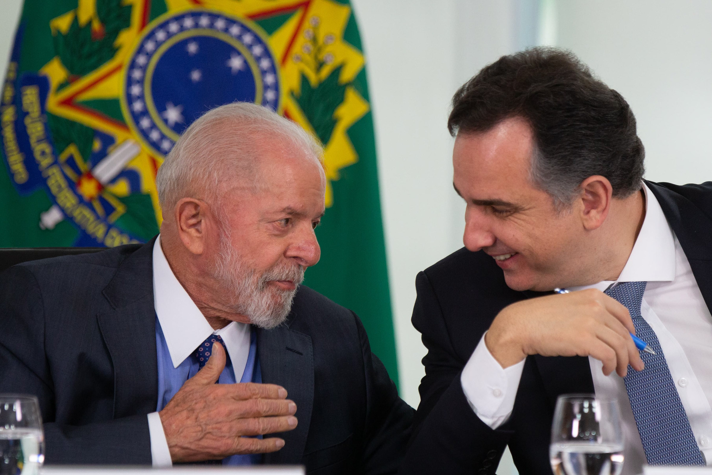 Aliados veem indicação de Pacheco ao STF ganhar força após visita de Alcolumbre a Lula