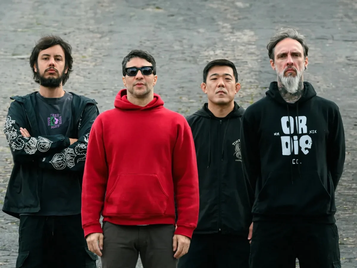 Dead Fish faz show surpresa em São Paulo para celebrar a reeleição de Lula