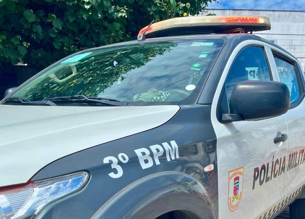Mulher é agredida em Parnamirim e suspeito ameaça vítima e policiais, diz PM