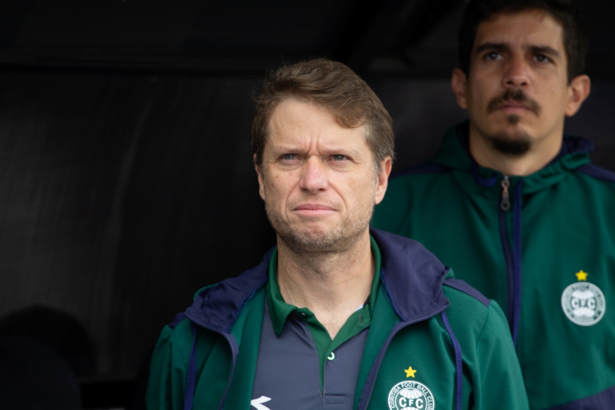 Coritiba demite Fernando Seabra, 20º técnico a cair no Brasileirão
