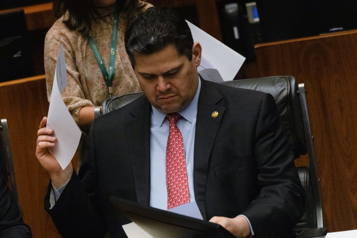Alcolumbre busca acordo com anistia ou indulto a Bolsonaro para atrair votos no Senado
