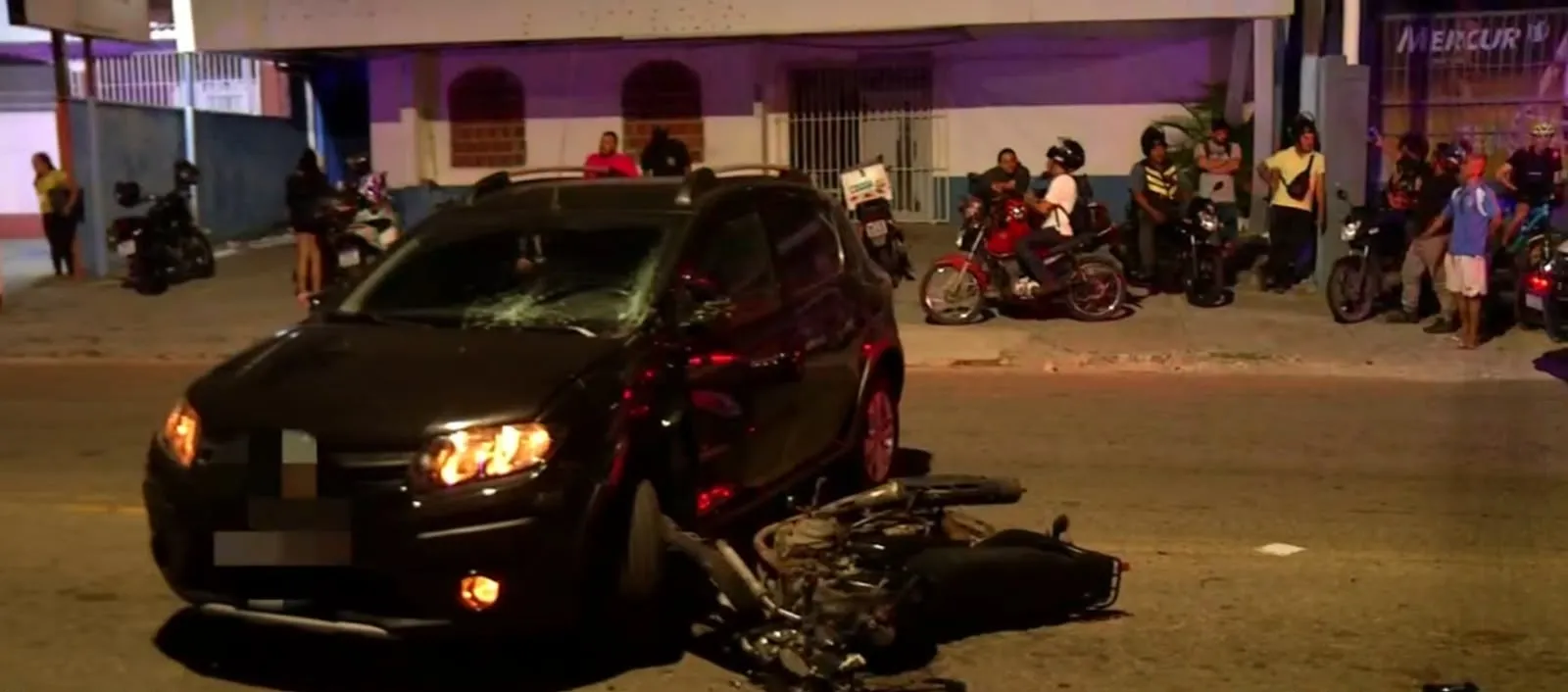 Motoentregador de 29 anos morre após colisão com carro na Avenida Jaguarari, em Natal