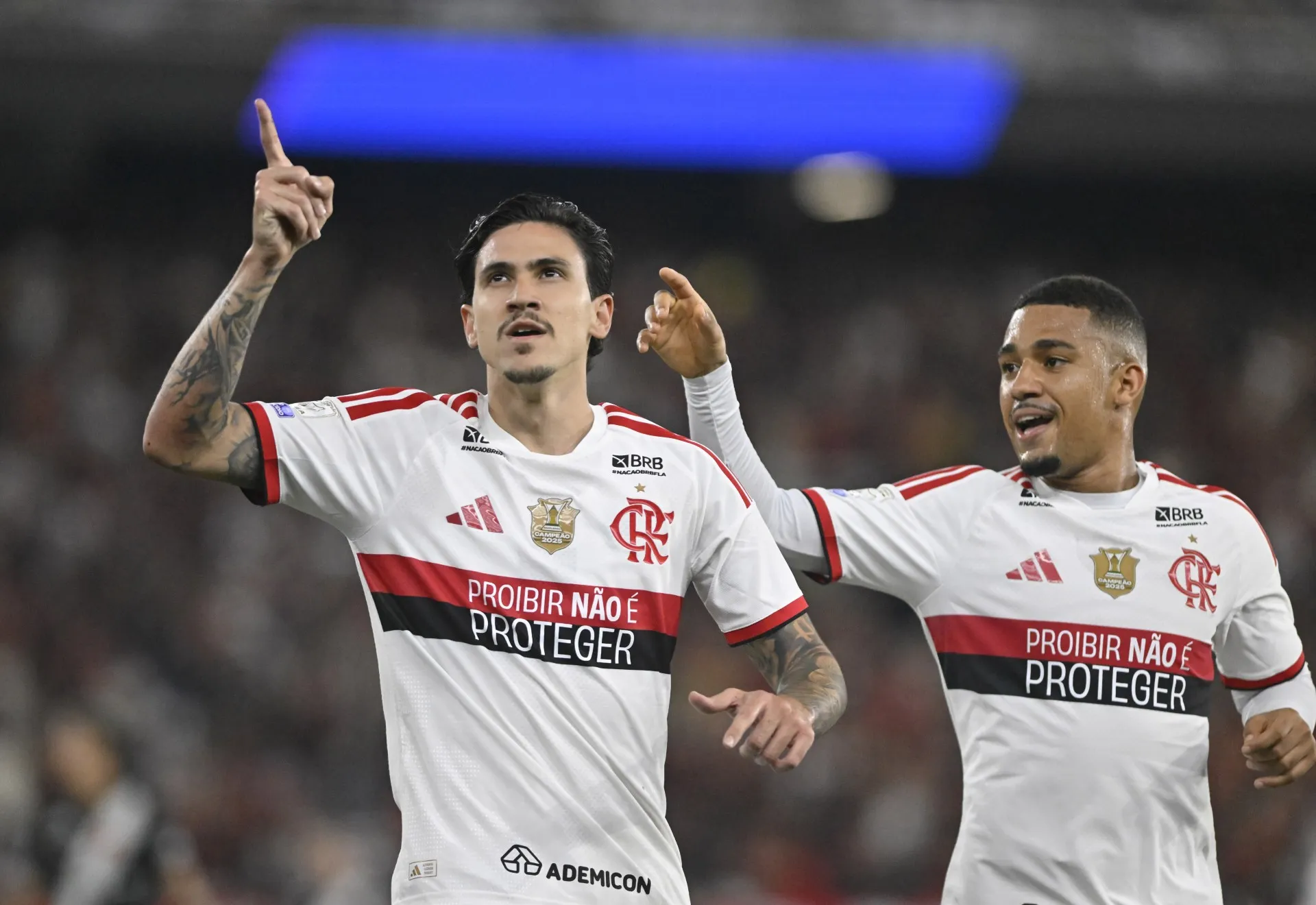 Pedro e Samuel Lino somam 38,40 pontos no Cartola e disparam no ranking de 2026
